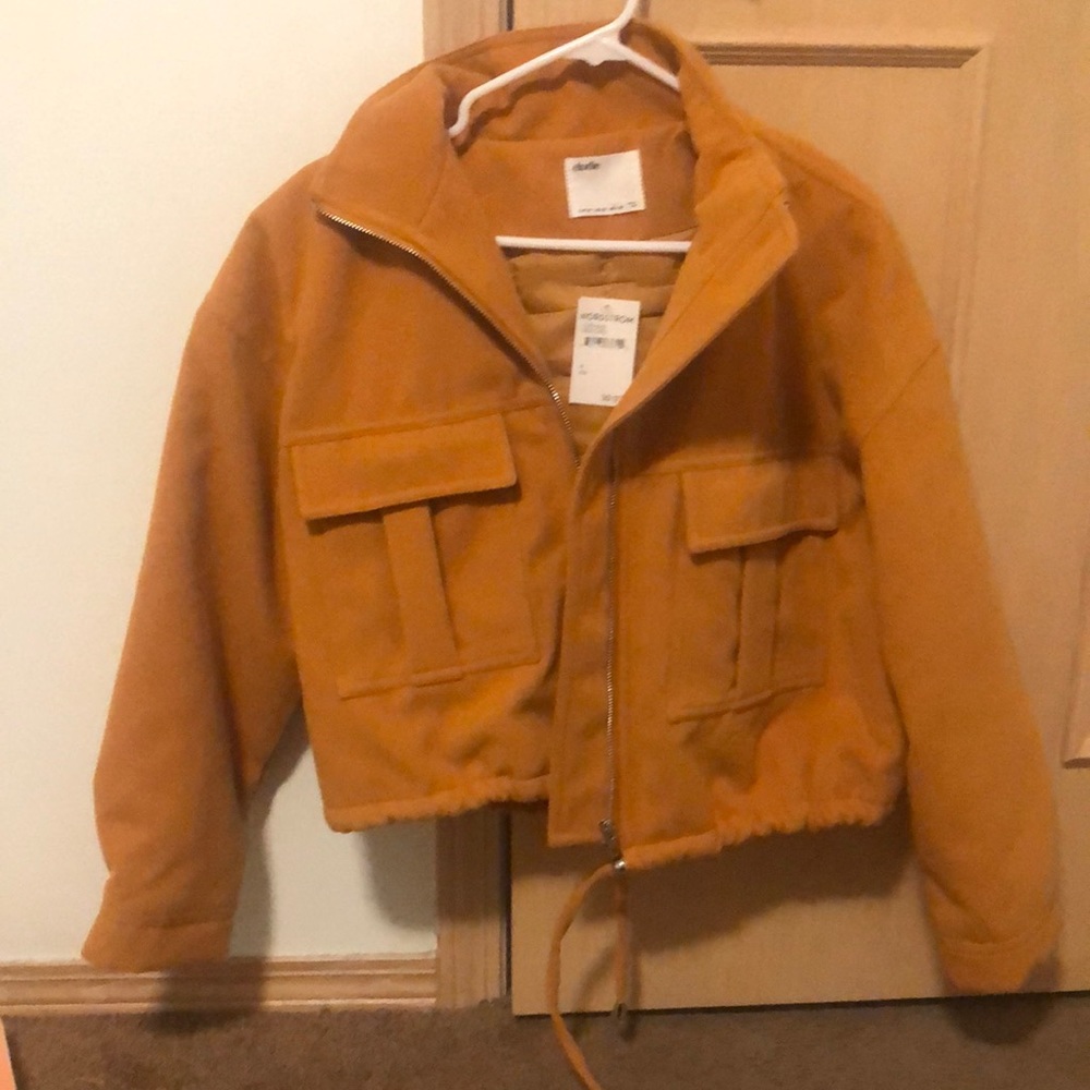 NWT Elodie cropped jacket